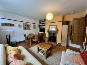 Charming 1880s 2BD Haworth Home