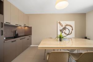 Apartment Zulijani Helis B4 