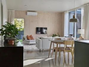 New Villa w/sauna, jacuzzi &wifi - Janakkala