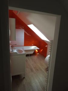 Maisons de vacances Grande maison a 300m mer et commerces, parking 2places et linge inclus : photos des chambres