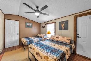 Gone Fishin Suite 4 by The Lodges at Fossil Creek