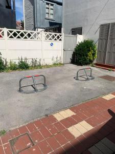 Grande maison à 300m mer et commerces, parking 2places et linge inclus