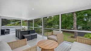 100m To The Beach - Pet Friendly - Schofields