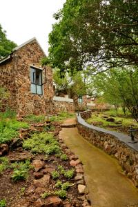 Thanda Manzi Country Hotel