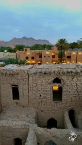 Bustan inn by Alley Escape