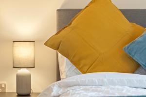 Heart of City Centre Luxury Apartment with Secure Underground Parking