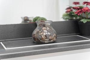 Heart of City Centre Luxury Apartment with Secure Underground Parking