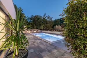 Luxury Villa Oriolus, heated pool, sauna, Split