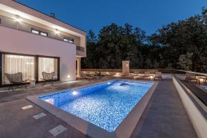 Luxury Villa Oriolus, heated pool, sauna, Split