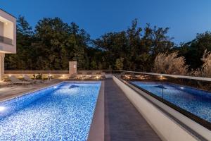 Luxury Villa Oriolus, heated pool, sauna, Split