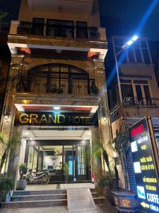 GRAND HOTEL Trịnh Văn Bô