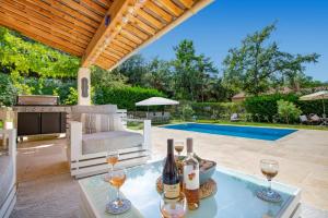 Villa Tourtour by Villa Plus