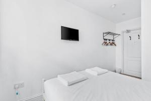 Stay by Brighton Modern Comfort in the City