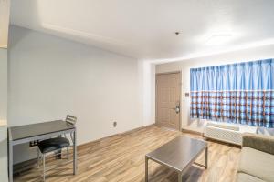 Super 8 by Wyndham San AntonioRiverwalk Area