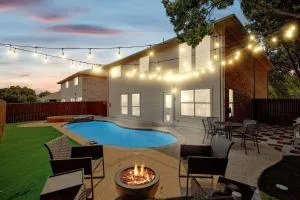 Modern Comforts & Classic Charm w Pool 5BD - Azle