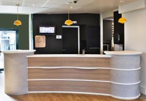 Hotels B&B HOTEL Les Sables-d'Olonne Centre Gare : photos des chambres