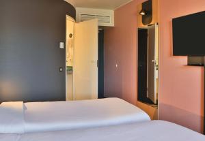 Hotels B&B HOTEL Les Sables-d'Olonne Centre Gare : photos des chambres