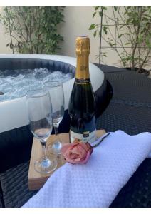 Appartement indépendant refait a neuf avec jacuzzi et terrasse privative proximité gare