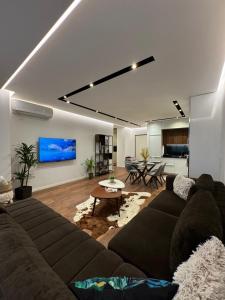 Luxury apartment with a wonderful lake view