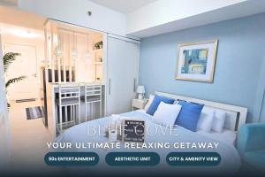 Relaxing and Peaceful Pet-friendly Studio with Pool and City View balcony, Netflix, 90s Boardgames & Karaoke