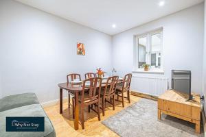 Modern 5 bedroom home in Reading