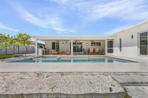 Direct Gulf Access, Luxurious Pool & Spa, Pet-friendly - Villa Sunlit Sanctuary - Roelens