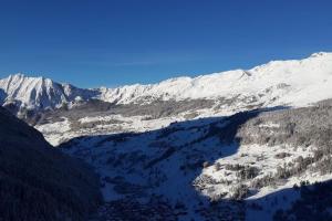 Studio flat with breathtaking view in Crest