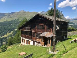 Studio flat with breathtaking view in Crest