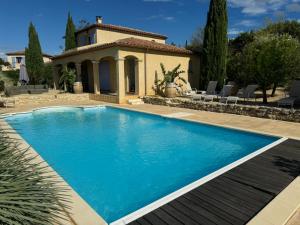 Villas Villa Les amandiers avec piscine : Villa