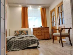 Suure terrassiga korter raudteejaama lähedal - Ramsi