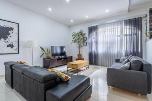 Spacious and stylish apartment