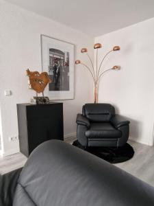 Spacious 2 Bedroom Apartment with Balcony - APOLONIA Living
