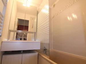 Enchanteur 2 pièces pour 4 pers. avec balcon, Alpe dHuez - proche pistes et centre - FR-1-405-157