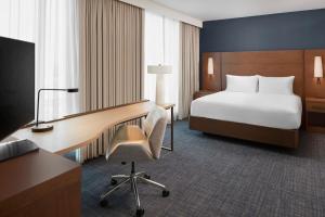 King Studio with Sofa Bed and City View room in Residence Inn by Marriott Reston