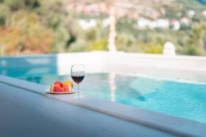 Goldeneye luxury Villas