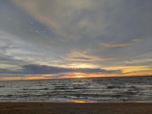 Seaside Sunset Beach Resort