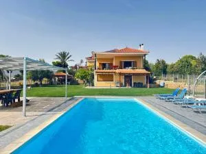 Athens Countryside resort with pool - Leondárion