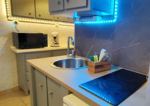 Maisonnette parking moto au cœur des sables