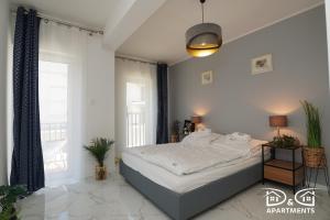 Pine Tree House 6 D&D Apartments