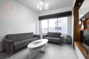 Leon, Nilie Premium Hospitality MGMT