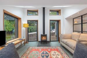 Mill Lodge, Middle Mill, Solva, Pembrokeshire