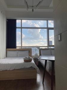 Aliens cozy loft apartment