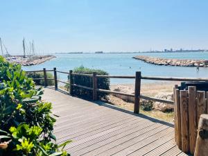 Appartements Voile de Mer 1 - Les Pieds dans l-eau, CLIM, Wifi, 2 personnes : photos des chambres