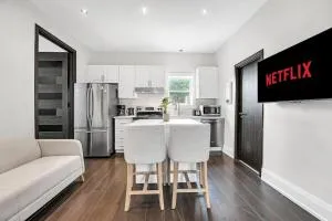 Luxury 2BR Home Near DT GO Hospitals Waterfalls - Cayuga