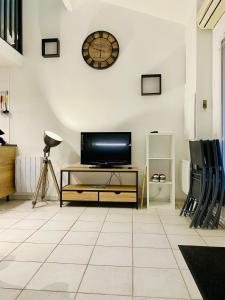 Villa Domaine des Pins, Magasins proches, Piscine