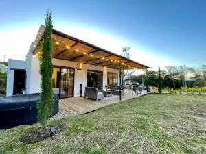 Casa campestre descanso relajación jacuzzi BBQ amplias zonas verdes - San Isidro