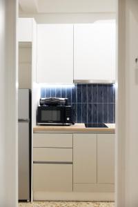 Cozy Apartment in Larisis 9-11