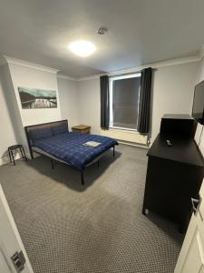 Large 5 bedroom property in the centre with lots of parking - 3hvězdičkové hotely ve městě Boston