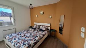 Villas La villa des papillons de dugradus : Villa avec Piscine Privée