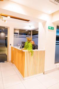 Hotel Stay Here Suites